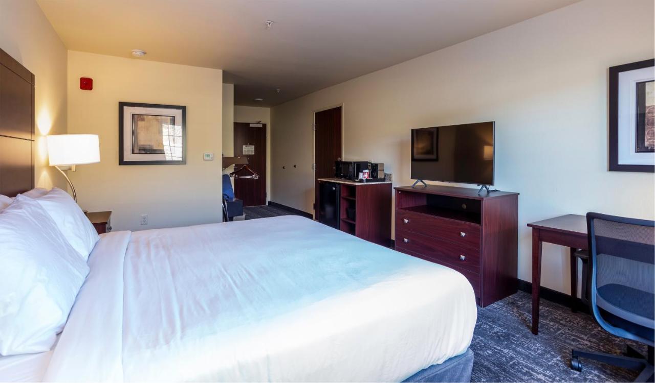 Cobblestone Inn & Suites - Brookville エクステリア 写真