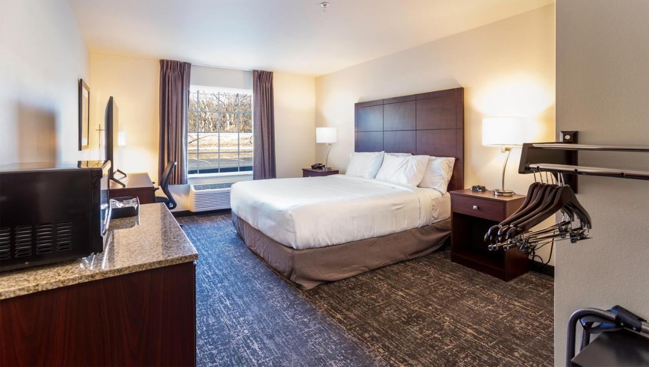Cobblestone Inn & Suites - Brookville エクステリア 写真