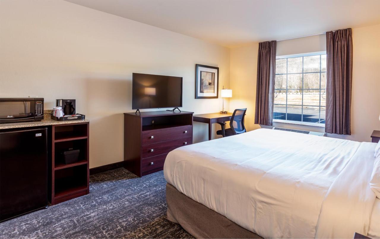 Cobblestone Inn & Suites - Brookville エクステリア 写真