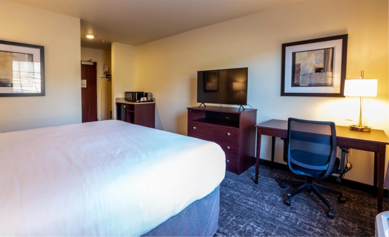 Cobblestone Inn & Suites - Brookville エクステリア 写真